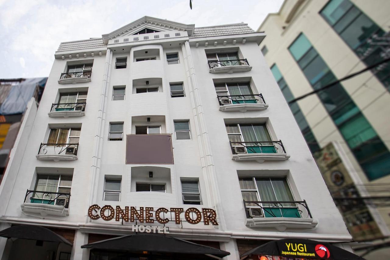 Oyo 821 Connector Hostel Makati City Exteriör bild