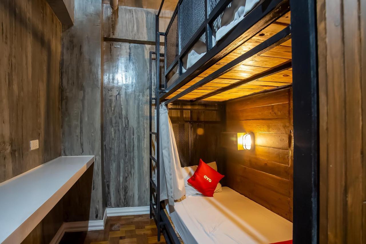 Oyo 821 Connector Hostel Makati City Exteriör bild
