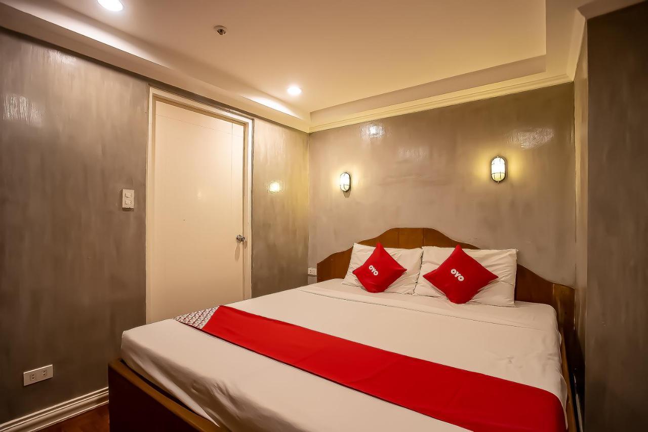 Oyo 821 Connector Hostel Makati City Exteriör bild