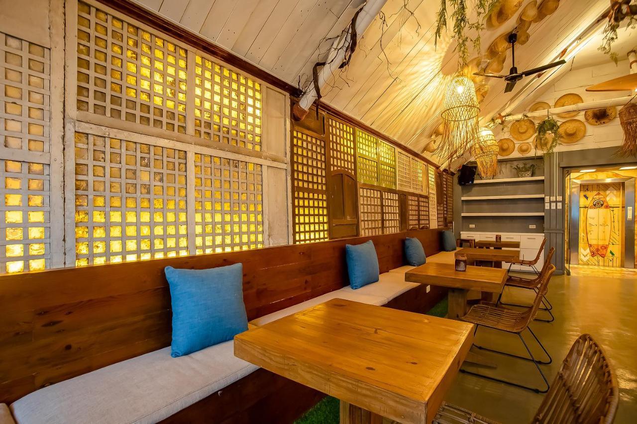 Oyo 821 Connector Hostel Makati City Exteriör bild