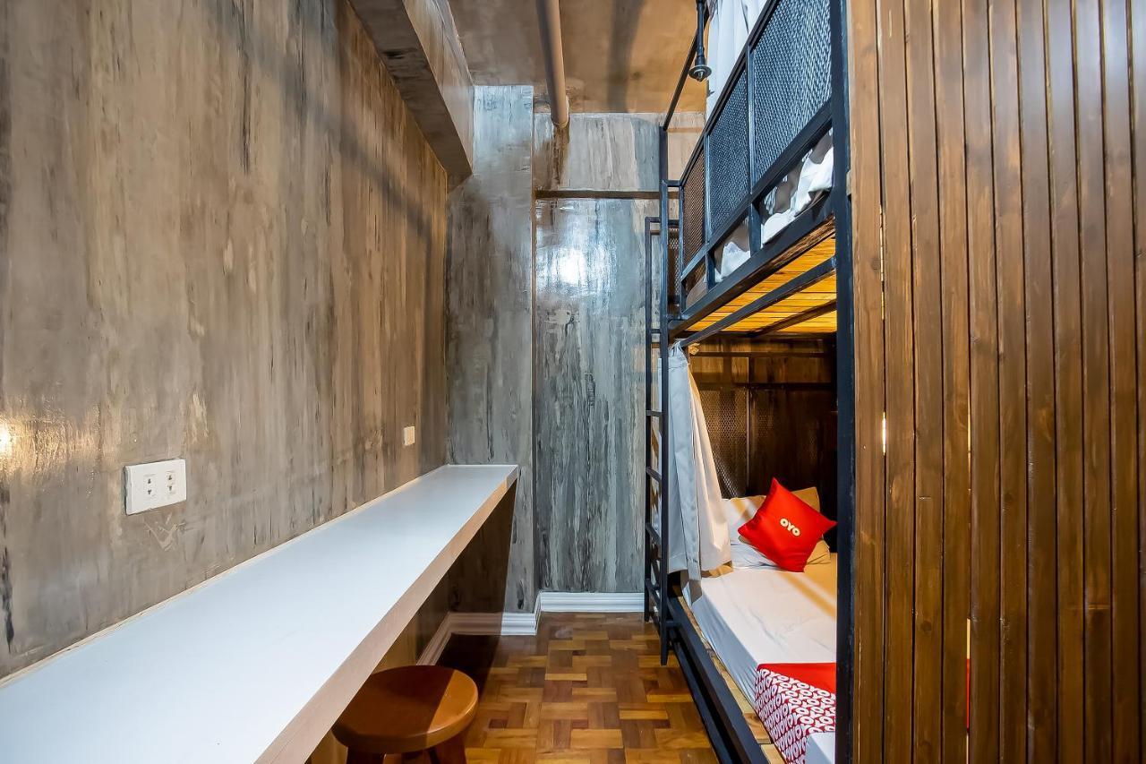 Oyo 821 Connector Hostel Makati City Exteriör bild